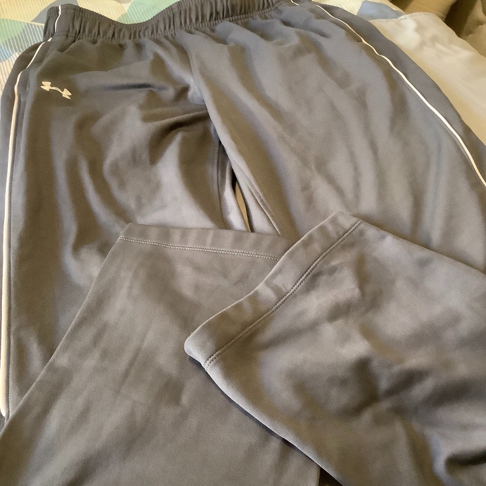 NWOT Under Armour track pants